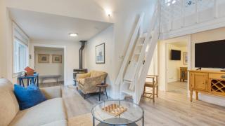 Cottage By The Bay by AvantStay 0.5mi to Beach - 3