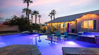 Luxury Oasis w Pool Hot Tub Fire Pit Games Big Yard Larrea by AvantStay - 5