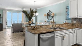 Beachfront Access 2 Pools Beach Service w Chairs Emerald Isle Resort 1308 - 1