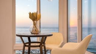Oceanfront in La Jolla Steps to Beach Shops Dining Dawn Patrol by AvantStay - 6