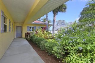 8730 Dunmore Dr - 8
