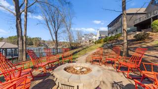 Luxury Lakefront Stay Private Dock IndoorOutdoor Pool The Retreat - 1