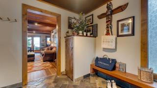 Lakefront Haven by AvantStay Minutes to Ski Resorts Private Dock - 8