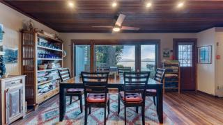 Lakefront Haven by AvantStay Minutes to Ski Resorts Private Dock - 7