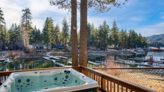 Waterfront Big Bear Cabin w Hot Tub Private Dock Firepit Lakeside on Lagunita - 8