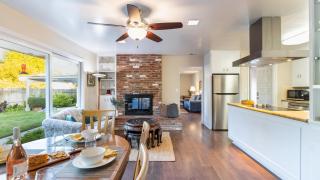 East Valley Manor by AvantStay Minutes to the Beach - 9