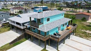 Newly Built Outdoor Living View Boat Parking 50 Shades of Blue by AvantStay - 5