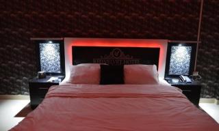 Red Velvet Hotel & Restaurant - 9