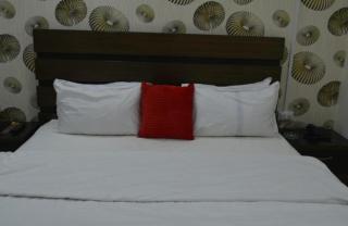 Red Velvet Hotel & Restaurant - 6