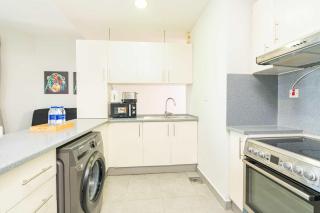 PVH - Sunny Studio near Metro - Madison Residency - 1