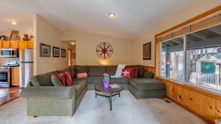 Stylish Truckee Retreat Deck Near Lake Skiing Moraine by AvantStay - 1