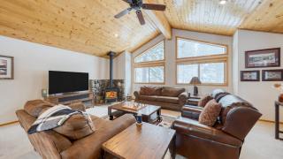 Oslo Haus by AvantStay Cabin Retreat Near Northstar Downtown Truckee - 1