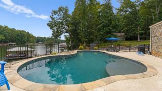 Whitetail Cove by AvantStay Lakefront w Pool Private Dock Sleeps 20 - 3