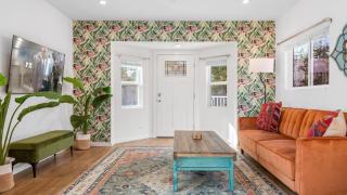 Pink Revival Historic Remodeled Bungalows Heart of Hollywood - 4