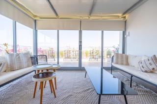 Spacious 4BR Oasis Comfort in Masdar City - 2