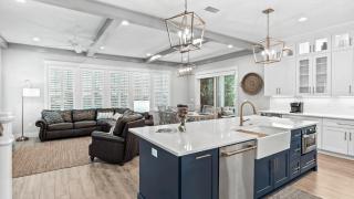 Cabana Blue by AvantStay Walk to Beach Golf CartBikes Included Pool Access - 5