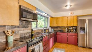 Lodge at Deception Pass by AvantStay Trails Hot Tub Walk to Cornet Bay - 5