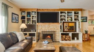 Lodge at Deception Pass by AvantStay Trails Hot Tub Walk to Cornet Bay - 4