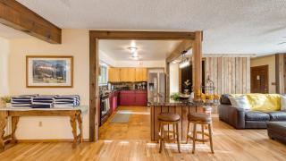 Lodge at Deception Pass by AvantStay Trails Hot Tub Walk to Cornet Bay - 1