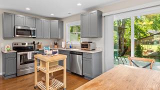 Little Sycamore Duplex by AvantStay Sleeps 20 Patio Fire Pit 6 Minutes to Downtown Asheville - 7