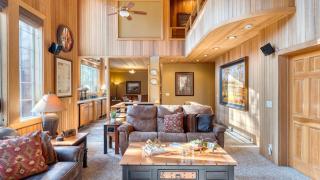 Northstar Haven by AvantStay Cozy-Chic Retreat Near Lake Tahoe Downtown Truckee - 1