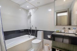 Luxe 2 Bed with Burj View, 5 Min Walk to Dubai Mall, PS5 by Vista Stays Dubai Downtown - 7