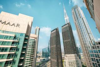 Luxe 2 Bed with Burj View, 5 Min Walk to Dubai Mall, PS5 by Vista Stays Dubai Downtown - 3