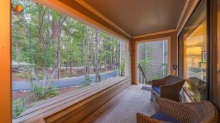 Near Ski Beach Hiking Trails Clubhouse Pool Hot Tub Access Juanita Blue by AvantStay - 5