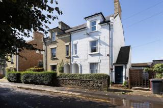 Characterful City Maisonette for 4 - 5
