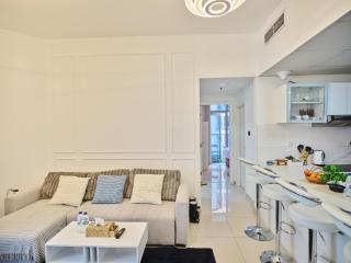 Modern 2BD with Marina and JBR view in prime location - 2