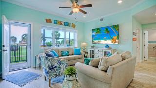 Sleeps 22 3 Condos in Beachfront Complex w Pool Pickleball Island Retreat - 4