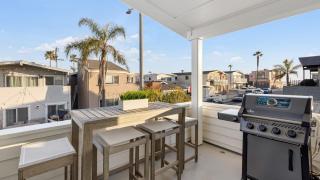 Steps from the SandBoardwalk Outdoor Dining Parking and Patio in Newport - 5