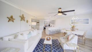2 Condos Steps to the Beach PoolHot Tub Balcony Lounge Triton Sea Haven - 1