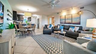 Sleeps 16 2 Beachfront Condos PoolPickleballTennis Island Retreat Complex - 3
