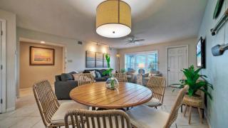 Sleeps 16 2 Beachfront Condos PoolPickleballTennis Island Retreat Complex - 2