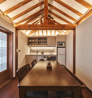 Lurury Hanok Stay Reflection - 6
