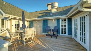 Sailfish Dolphin Buyout by AvantStay 2 units Marina Front View Patio - 9