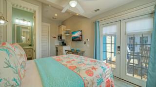 Sailfish Dolphin Buyout by AvantStay 2 units Marina Front View Patio - 8