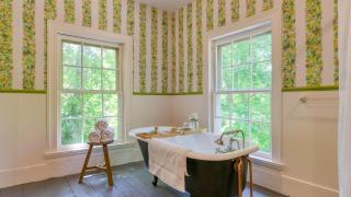 Relax in Style at Historic Modern on Main with Modern Amenities Wooded Views - 5