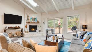 Ski Way by AvantStay Cozy Tahoe Home w Fireplace Balcony - 5