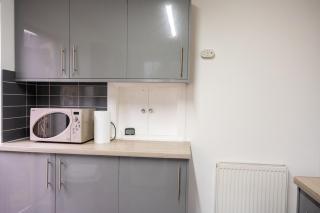 Conyngham Villa, Luxury Detached House, 6 Beds, 4BR,Large garden, Parking - Sleeps 8 - 1