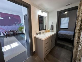 Downtown Rooftop Apt- Walkable Private Modern - 7
