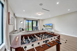 Upscale 4 BDRM Retreat - Mins to Las Olas & Beach - 6