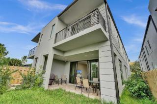 Upscale 4 BDRM Retreat - Mins to Las Olas & Beach - 9