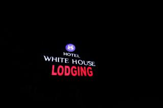 Hotel The White House - 9