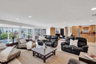 Waterfront with Pool Spa Tiki Bar and 1 mile to Beach - 4