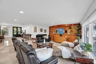 Waterfront with Pool Spa Tiki Bar and 1 mile to Beach - 3