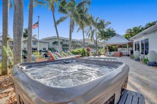 Waterfront with Pool Spa Tiki Bar and 1 mile to Beach - 7