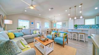 Sleeps 16 2 Homes Priv Pool Ping-Pong 1Block to Alister St. Shops Dining - 9