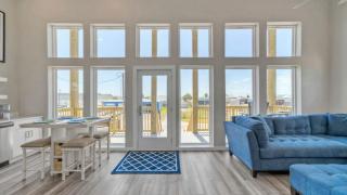 Sleeps 16 2 Homes Priv Pool Ping-Pong 1Block to Alister St. Shops Dining - 2